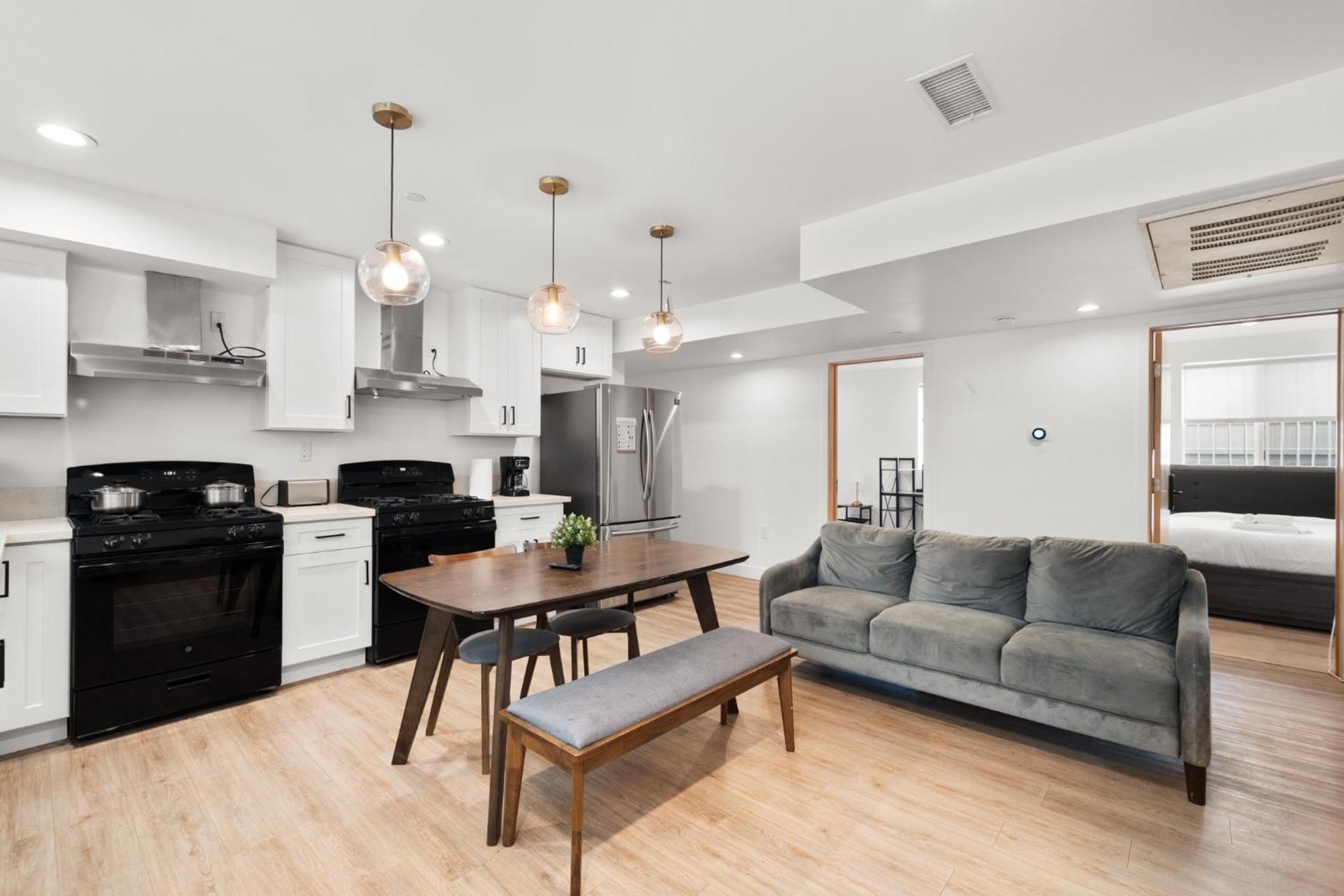Charming Urban Retreat Near Usc In La- Private Room With Share Living Room With Kitchen لوس أنجلوس المظهر الخارجي الصورة