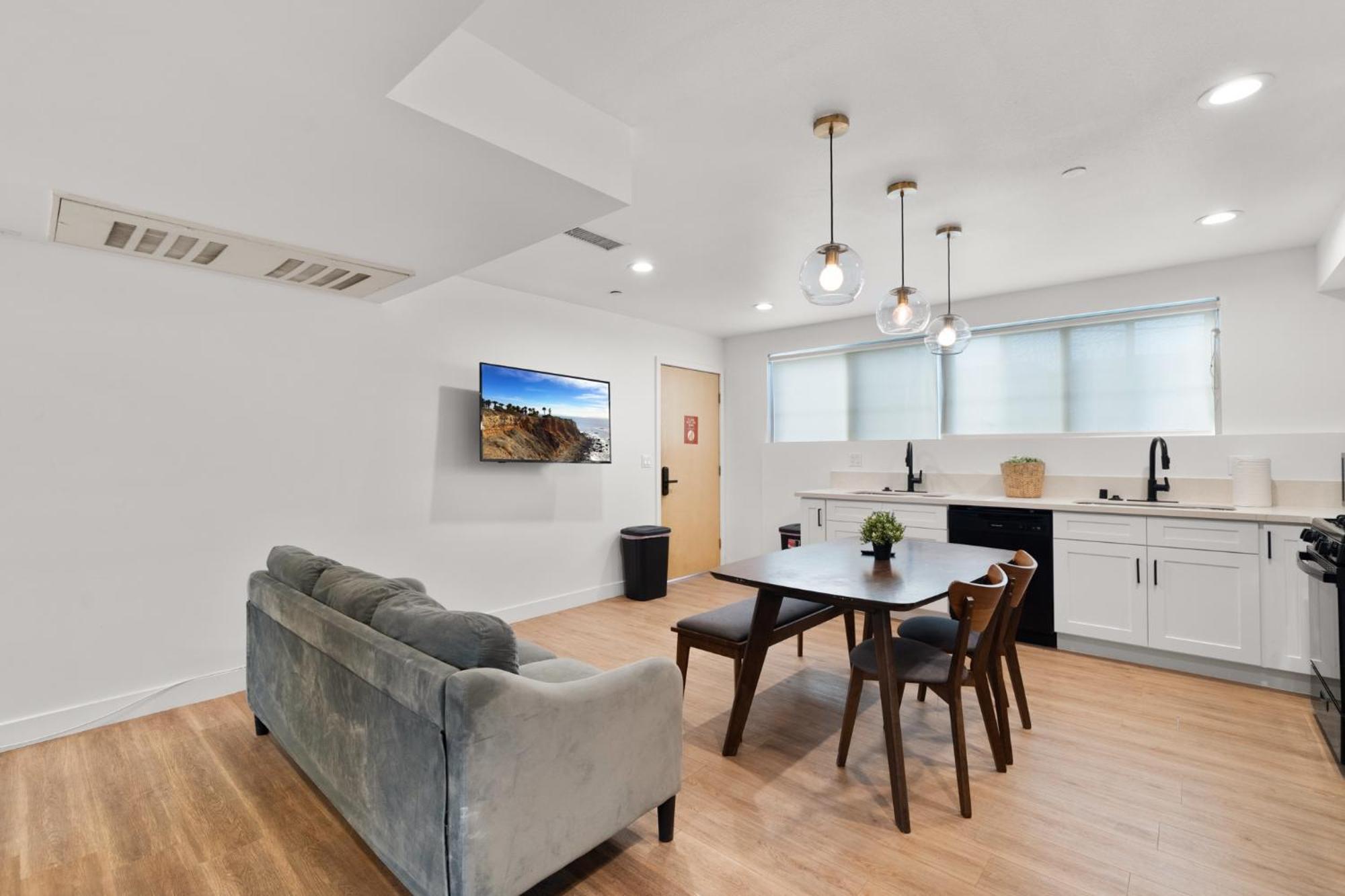 Charming Urban Retreat Near Usc In La- Private Room With Share Living Room With Kitchen لوس أنجلوس المظهر الخارجي الصورة
